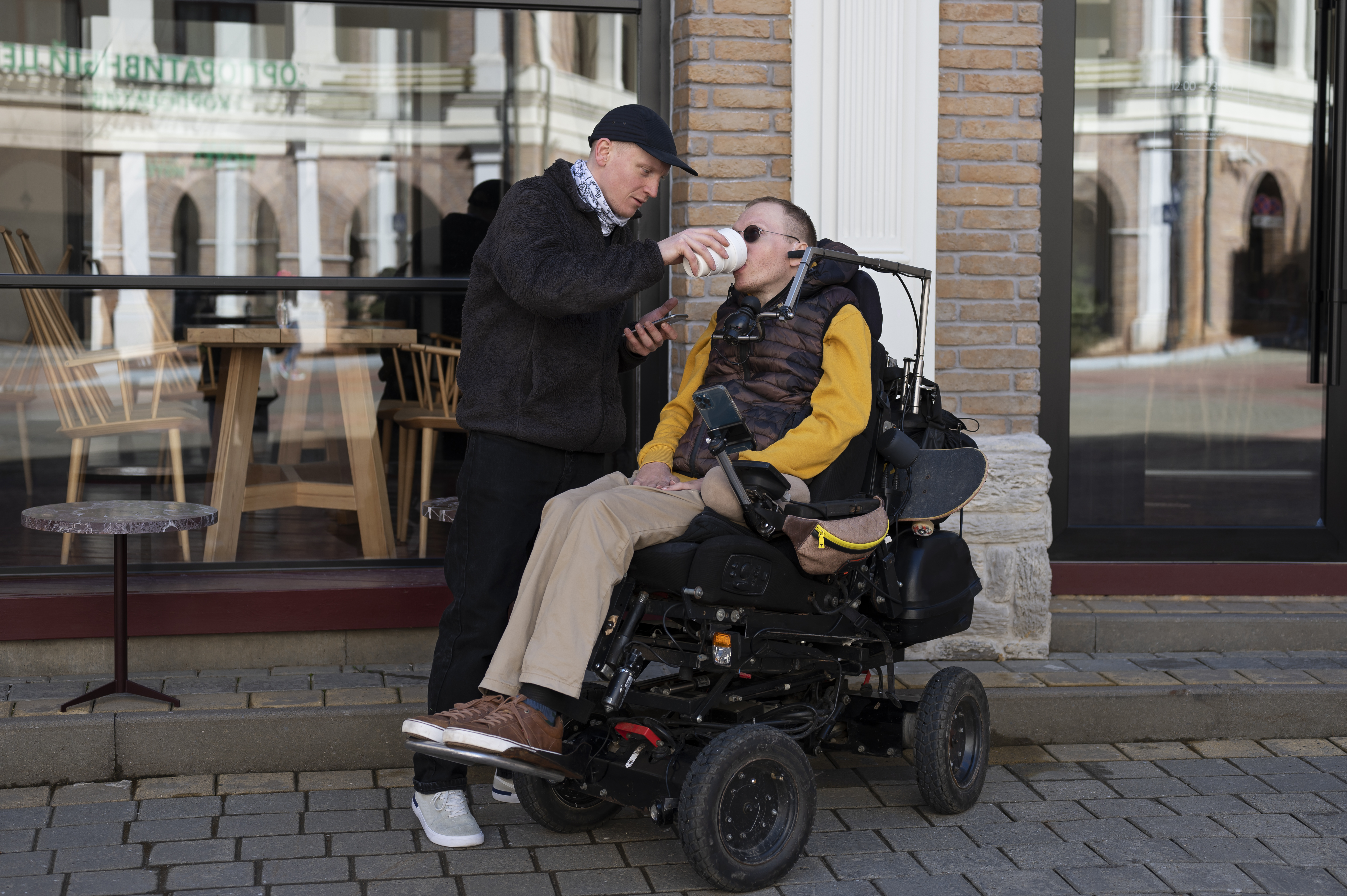 Professional medical transport service